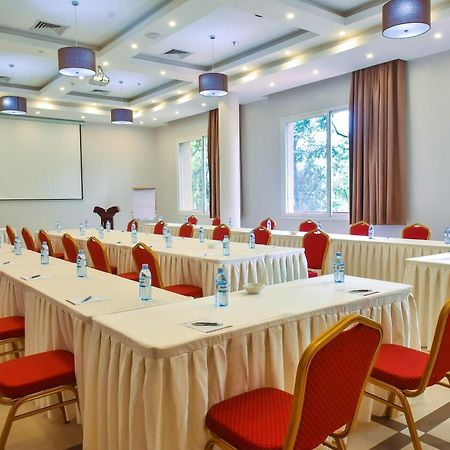 Admas Grand Hotel Entebbe Zewnętrze zdjęcie