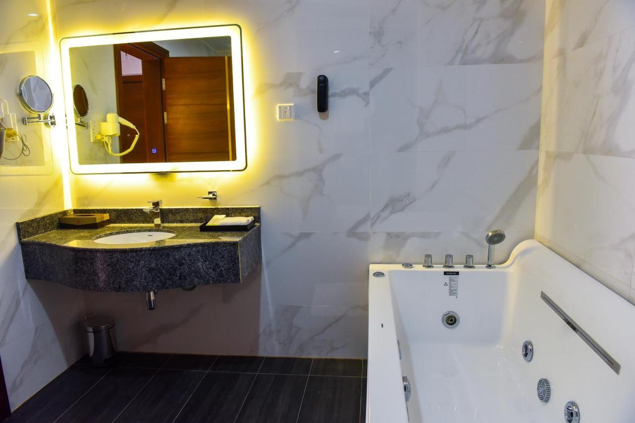 Admas Grand Hotel Entebbe Zewnętrze zdjęcie
