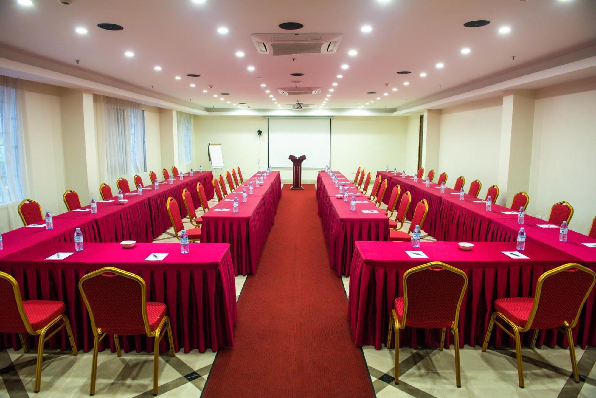 Admas Grand Hotel Entebbe Zewnętrze zdjęcie