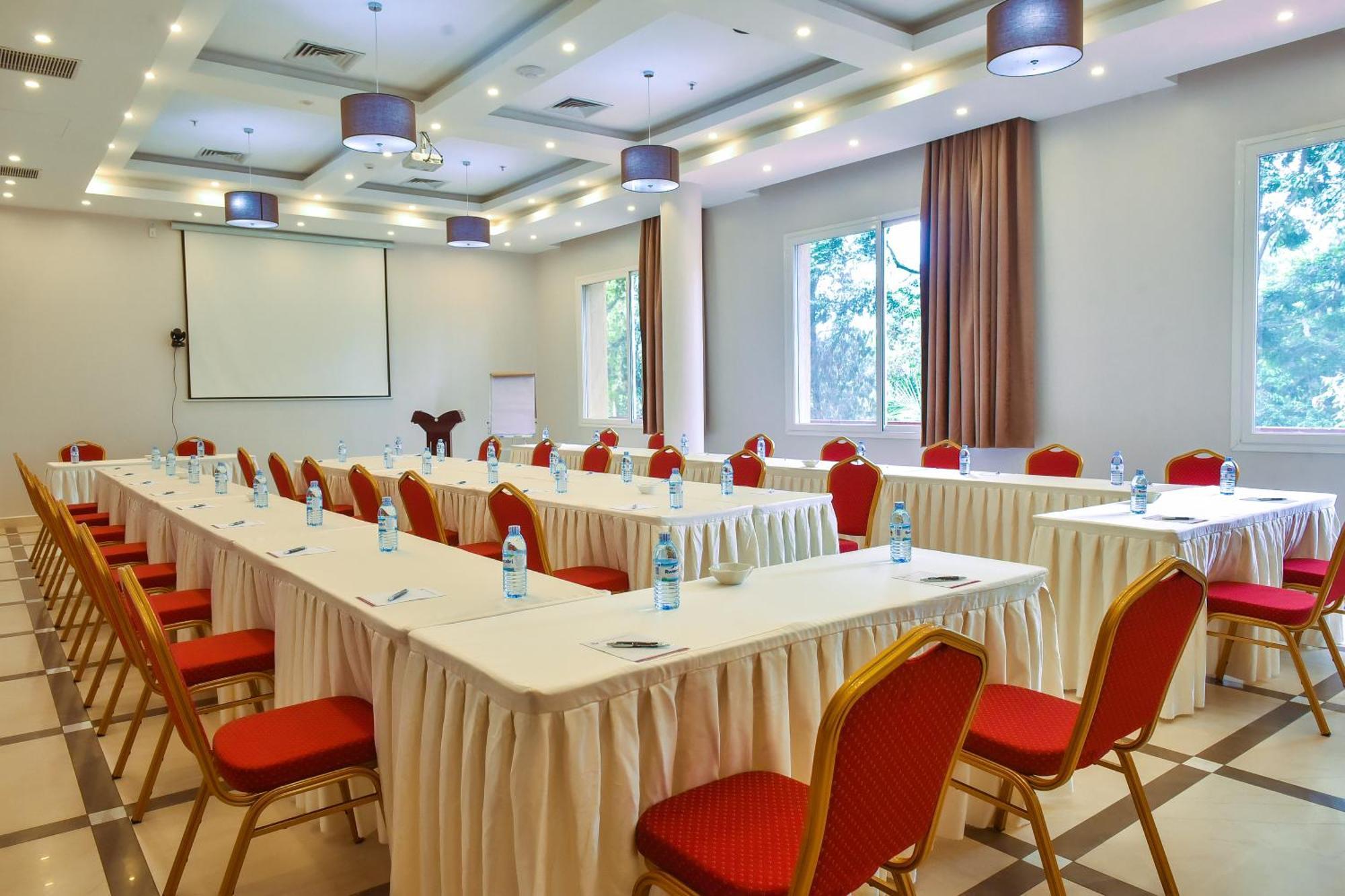 Admas Grand Hotel Entebbe Zewnętrze zdjęcie